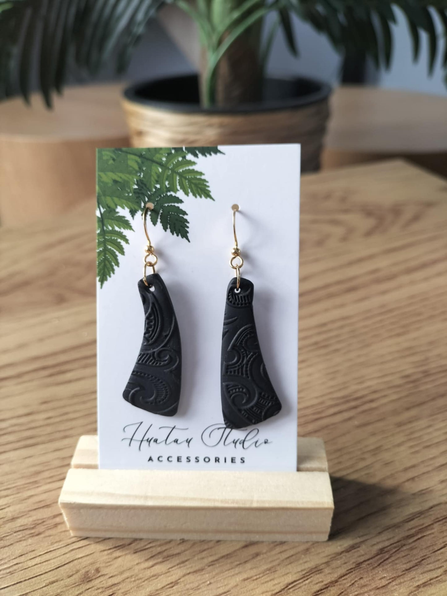 Mangu Whitu Earrings.