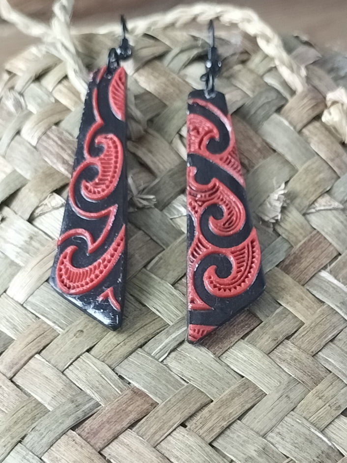 Black and Red Toru, Maori Design.
