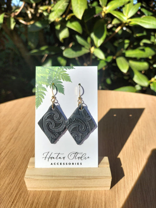 Mangu Rima Earrings.