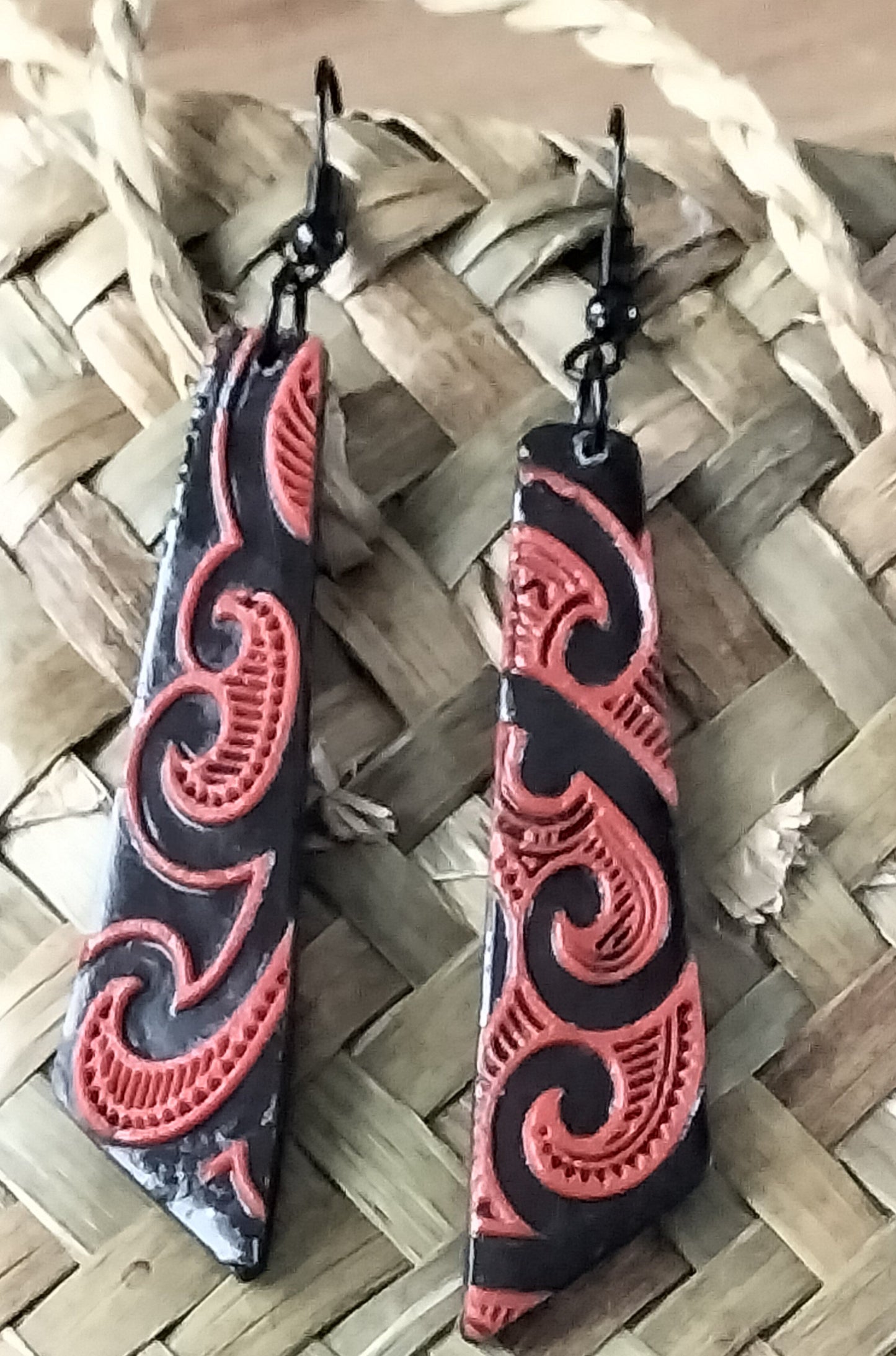 Black and Red Toru, Maori Design.