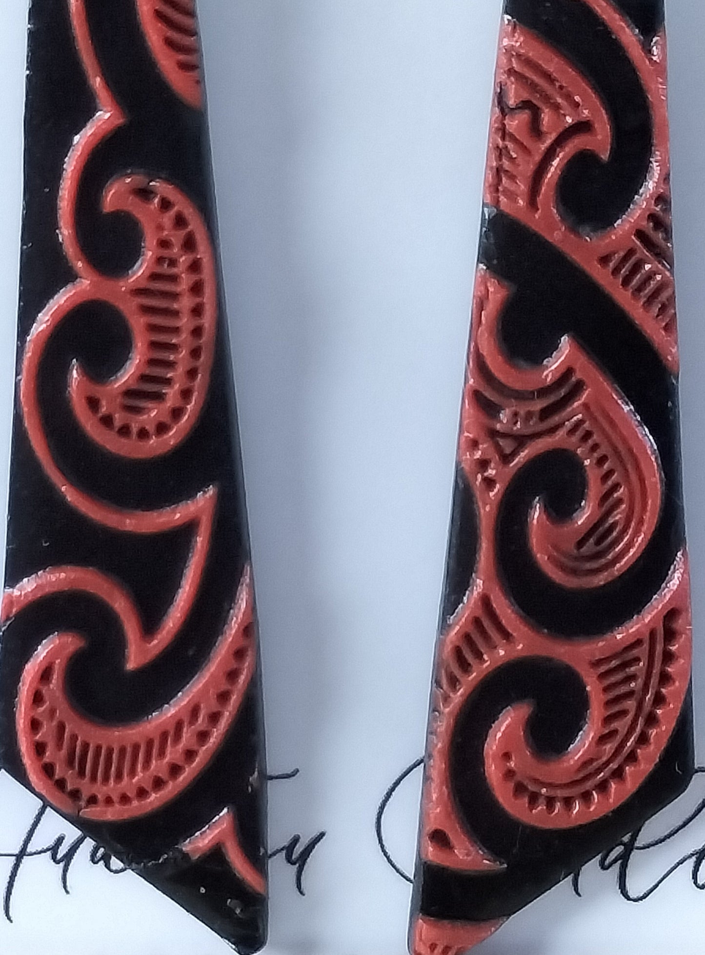 Black and Red Toru, Maori Design.